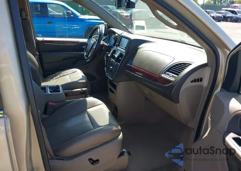 2012 Chrysler Town & Country Touring-L z USA, uszkodzony, nr VIN 2C4RC1CG9CR124582